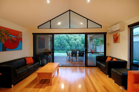 THE SANCTUARY LUXURY HOLIDAY HOME - Accommodation Sunshine Coast 16