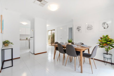 Applecross Village Residence - Accommodation Sunshine Coast 10