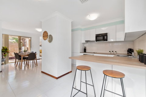 Applecross Village Residence - Accommodation Sunshine Coast 11