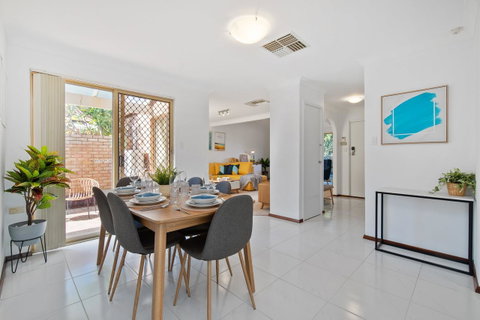 Applecross Village Residence - Accommodation Sunshine Coast 7