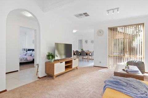 Applecross Village Residence - Accommodation Sunshine Coast 3