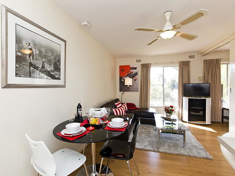 Style In Subiaco - Accommodation Sunshine Coast 7
