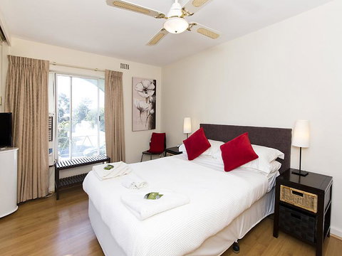 Style In Subiaco - Accommodation Sunshine Coast 10
