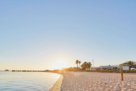 RAC Monkey Mia Dolphin Resort - Accommodation Sunshine Coast 12