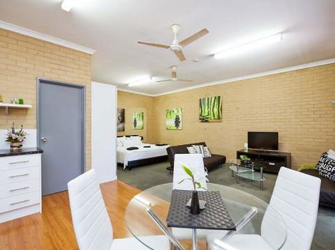 Garden Studio - Accommodation Sunshine Coast 4