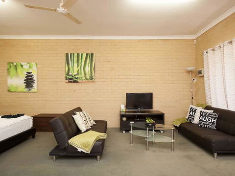 Garden Studio - Accommodation Sunshine Coast 6