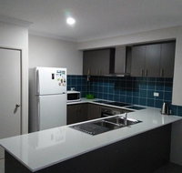 Near Train Station - Accommodation Sunshine Coast