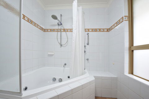Mandalay Holiday Resort And Tourist Park - Accommodation Sunshine Coast 11