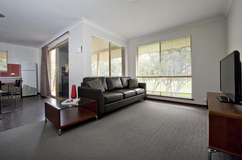 Mandalay Holiday Resort And Tourist Park - Accommodation Sunshine Coast 8