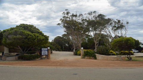 Hopetoun Motel & Chalet Village - Accommodation Sunshine Coast 12