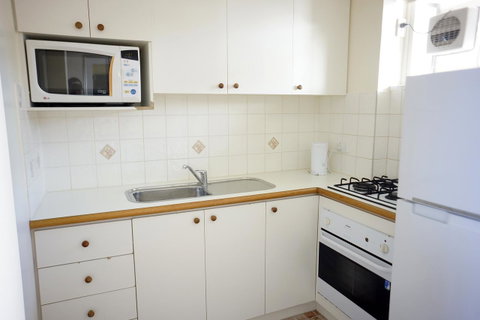 Studio 302 With Ocean Views - Accommodation Sunshine Coast 17