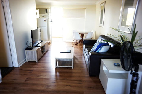 Studio 302 With Ocean Views - Accommodation Sunshine Coast 2