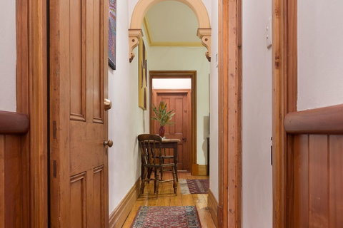 Annie's Victorian Terrace Accommodation Fremantle - Accommodation Sunshine Coast 3