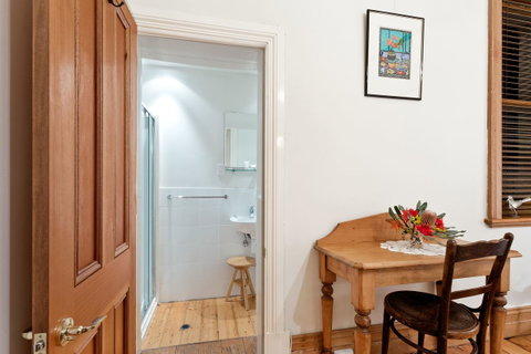 Annie's Victorian Terrace Accommodation Fremantle - Accommodation Sunshine Coast 12