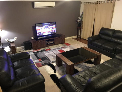 Master Room With Attachd Bath - Accommodation Sunshine Coast 1