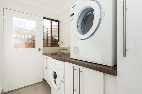 Forrest St - Accommodation Sunshine Coast 16
