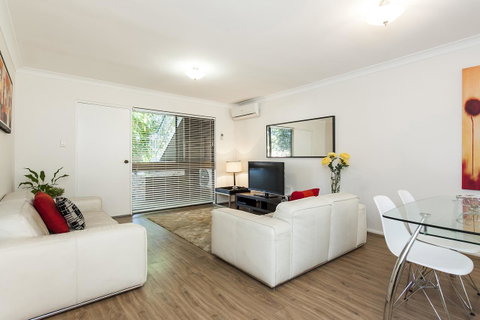 Forrest St - Accommodation Sunshine Coast 4