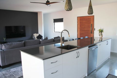 Bayside Luxury Escape Busselton - Accommodation Sunshine Coast 7