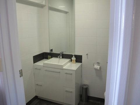 Studio 204 With Harbour, Ocean And Sunset Views From The Balcony - Accommodation Sunshine Coast 21