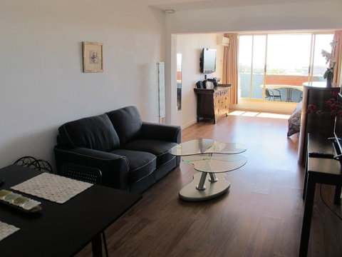 Studio 204 With Harbour, Ocean And Sunset Views From The Balcony - Accommodation Sunshine Coast 8