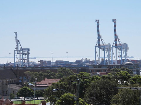 Studio 204 With Harbour, Ocean And Sunset Views From The Balcony - Accommodation Sunshine Coast 11
