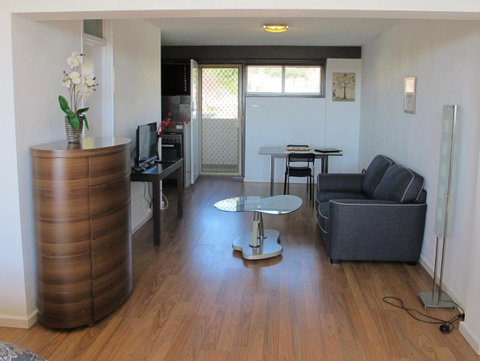 Studio 204 With Harbour, Ocean And Sunset Views From The Balcony - Accommodation Sunshine Coast 3