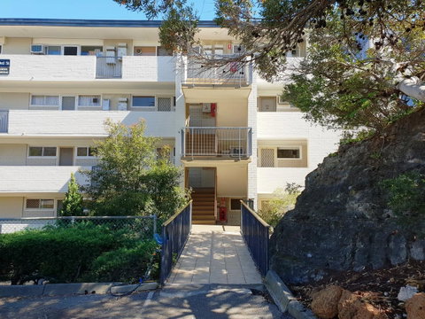 Studio 204 With Harbour, Ocean And Sunset Views From The Balcony - Accommodation Sunshine Coast 17