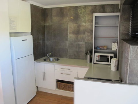 Studio 204 With Harbour, Ocean And Sunset Views From The Balcony - Accommodation Sunshine Coast 2