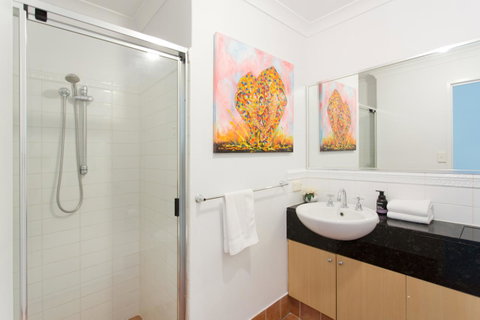 Windows On Pakenham - Accommodation Sunshine Coast 11