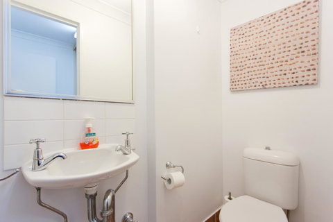 Windows On Pakenham - Accommodation Sunshine Coast 16