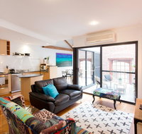 Windows on Pakenham - Accommodation Sunshine Coast