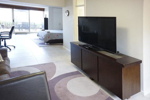 Studio 4 - Ground Floor Fremantle Apartment - Accommodation Sunshine Coast 7