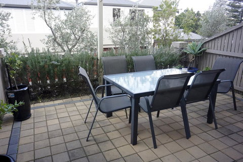 Studio 4 - Ground Floor Fremantle Apartment - Accommodation Sunshine Coast 18