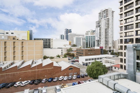 405 Perth City Escape - Accommodation Sunshine Coast 8