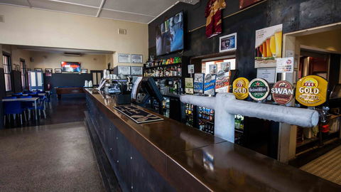 Beadon Bay Hotel - Accommodation Sunshine Coast 14