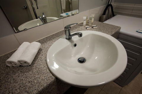 Beadon Bay Hotel - Accommodation Sunshine Coast 10