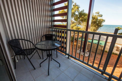 Beadon Bay Hotel - Accommodation Sunshine Coast 7