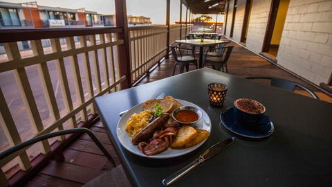 Beadon Bay Hotel - Accommodation Sunshine Coast 2