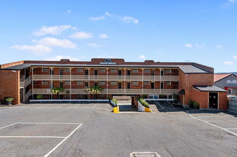 Coach House Launceston - Accommodation Sunshine Coast 1