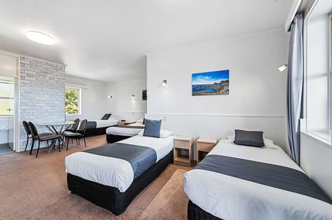 Coach House Launceston - Accommodation Sunshine Coast 7