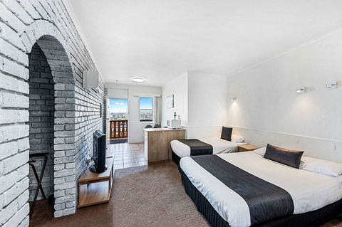 Coach House Launceston - Accommodation Sunshine Coast 13