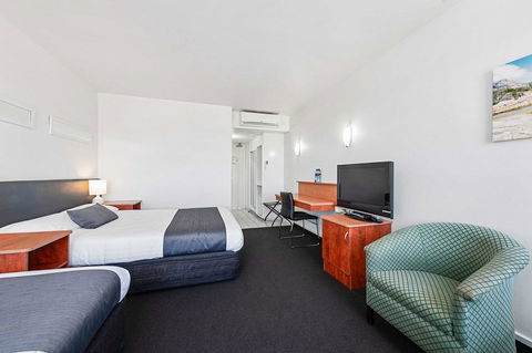 Coach House Launceston - Accommodation Sunshine Coast 6