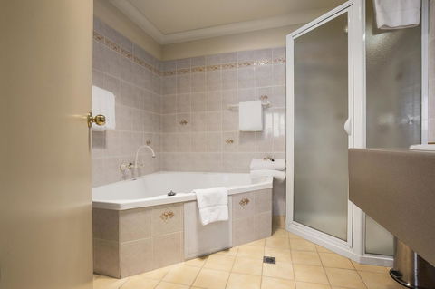 Hadley\'s Orient Hotel - Accommodation Sunshine Coast 19