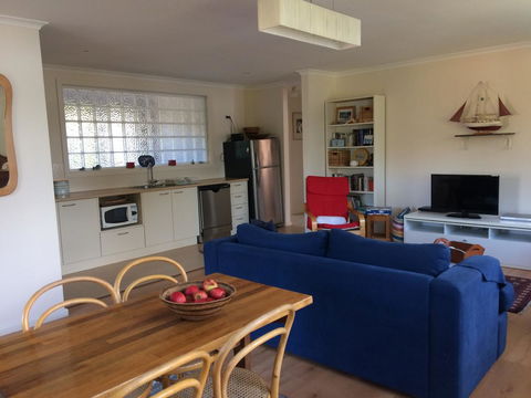 Anchorage Waterfront Retreat - Accommodation Sunshine Coast 5