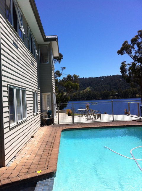 Anchorage Waterfront Retreat - Accommodation Sunshine Coast 25