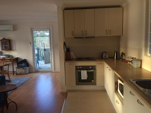Anchorage Waterfront Retreat - Accommodation Sunshine Coast 4