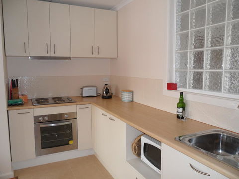 Anchorage Waterfront Retreat - Accommodation Sunshine Coast 3