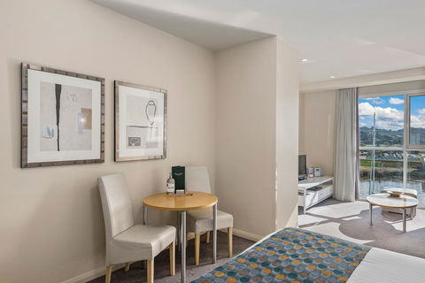 Peppers Seaport Hotel - Accommodation Sunshine Coast 3