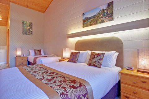 Gold Rush Inn - Accommodation Sunshine Coast 3