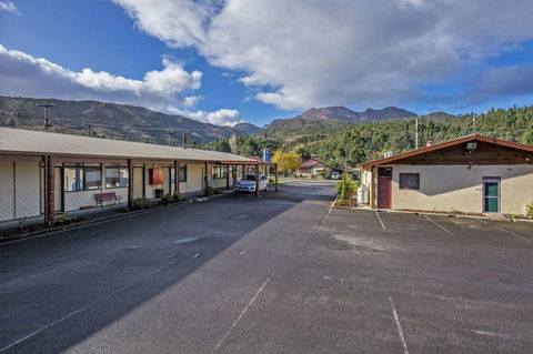 Gold Rush Inn - Accommodation Sunshine Coast 1
